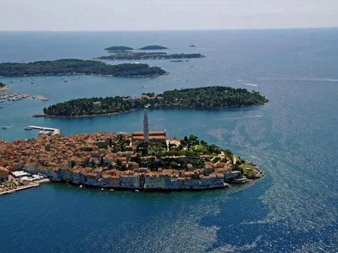 Rovinj Seaside Apartment With Balcony Apartamento *