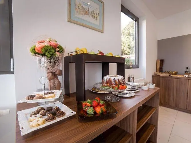 Rovinj Seaside Apartment With Balcony Apartamento Rovinj