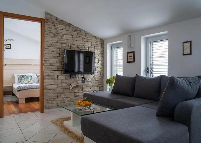 Rovinj Seaside Apartment With Balcony Apartamento Rovinj