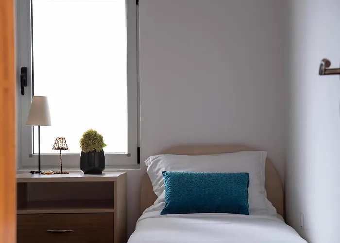 Rovinj Seaside Apartment With Balcony