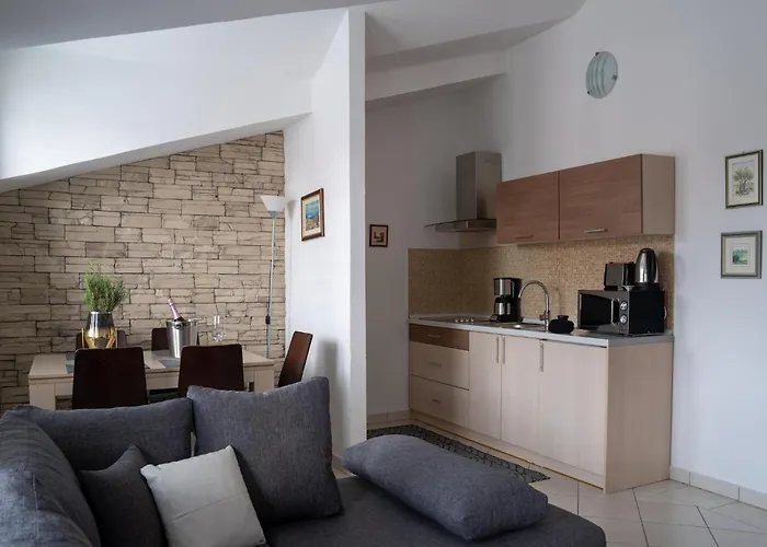 Rovinj Seaside Apartment With Balcony Apartamento *