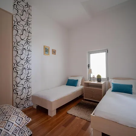 Seaside With Balcony Rovinj