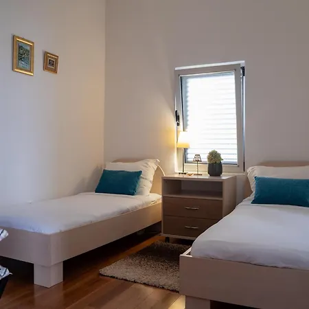 Seaside With Balcony Appartement Rovinj